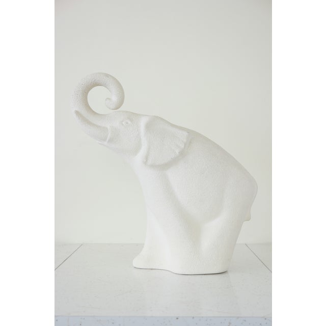 A vintage ceramic tabletop sculpture, of the mid century era. Made by Royal Haeger, this piece is in good vintage...