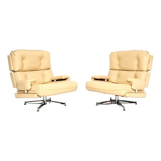 Vintage Leather and Chrome Kohinoor Armchairs from Howard Keith, 1960s, Set of 2 For Sale