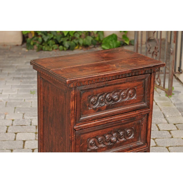 Wood Petite Italian Walnut 1840s Commode with Three Drawers and Guilloche Motifs For Sale - Image 7 of 12