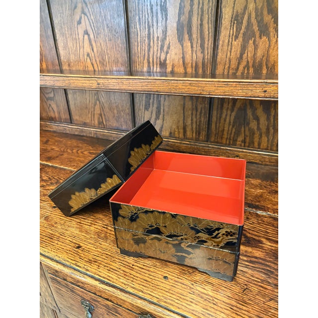 Vintage Japanese Lacquerware Storage Box With Crane Motif For Sale - Image 4 of 5