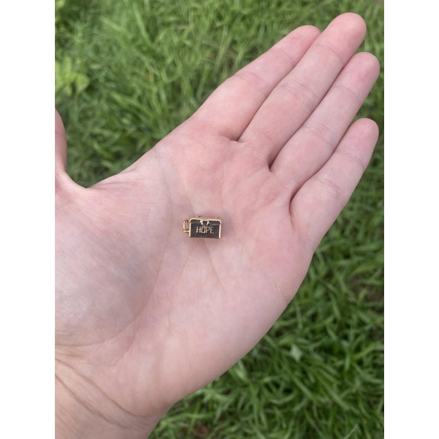 Vintage Hope Chest Charm, 14k Yellow Gold, Chest Opens For Sale - Image 4 of 4