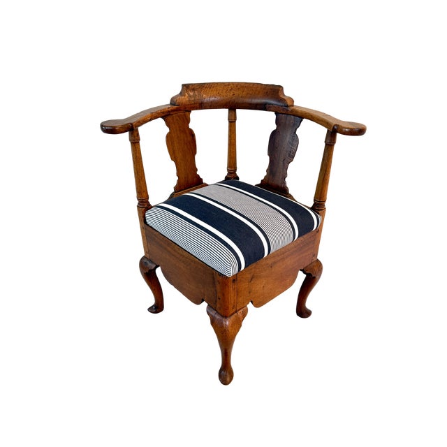 Queen Anne American Queen Ann Style Walnut Corner Commode Chair, Circa 1740 For Sale - Image 3 of 13