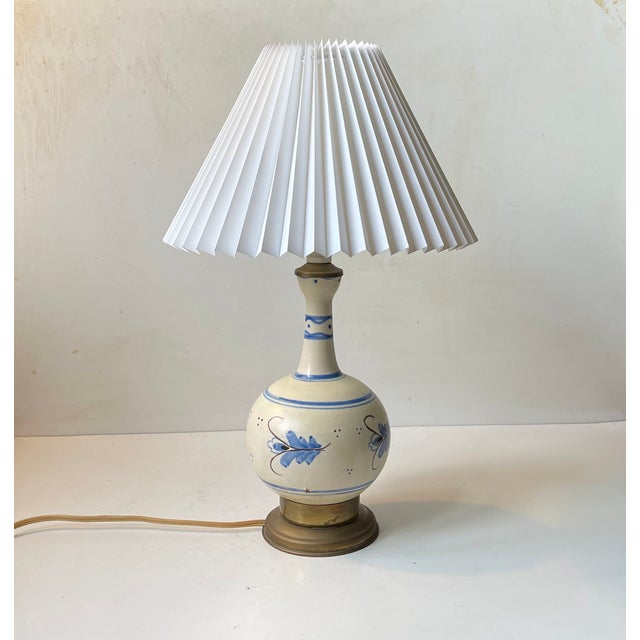 1920s Hand-Painted Ceramic Table Lamp by Danico, 1920s For Sale - Image 5 of 5