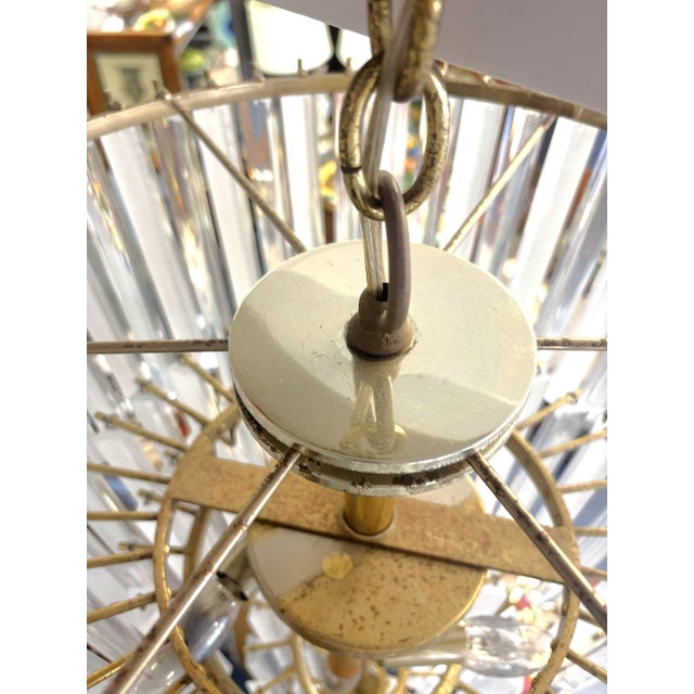 1960s Mid-Century Modern Italian Style Spiraled Lucite 8-Light Chandelier For Sale - Image 16 of 18