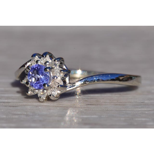 2000 - 2009 The Laidlaw: Laies 14K White Gold Ring set with Tanzanite and Diamonds For Sale - Image 5 of 11