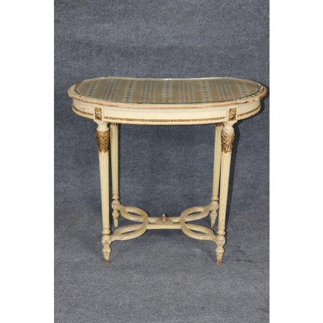 French Antique French Louis XVI Parcel Gilt Ladies Vanity For Sale - Image 3 of 11