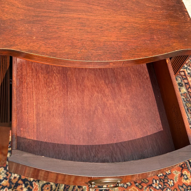 Vintage White Fine Furniture Federal Mahogany 1 Drawer Nightstands - A Pair For Sale - Image 9 of 18