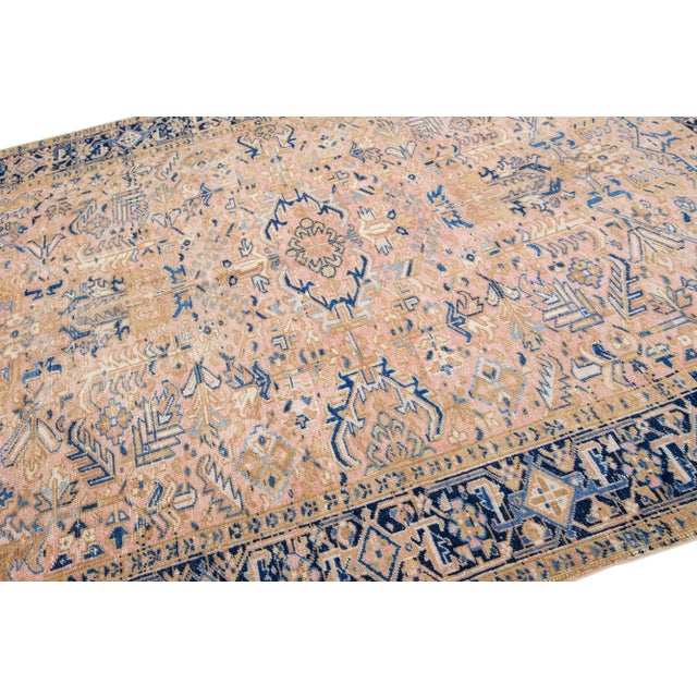 1920s Peach Handmade Antique Heriz Persian Wool Rug With Allover Pattern For Sale In New York - Image 6 of 7