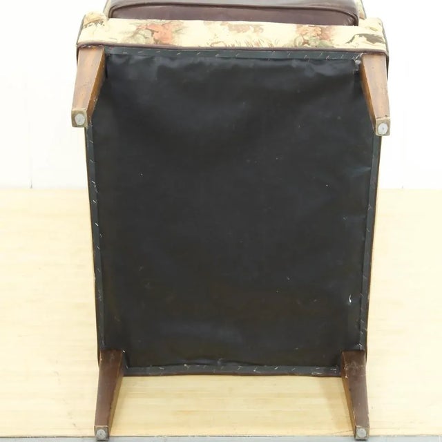1990s Old Hickory Tannery Tall Privacy Chair | English Hunting Dogs Fabric Design For Sale - Image 5 of 10