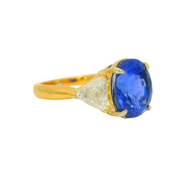 5.05 Carat Ceylon Blue Sapphire Diamond 18k Gold 3-Stone Ring, Gia Certified, Size 6.25 For Sale In Los Angeles - Image 6 of 9