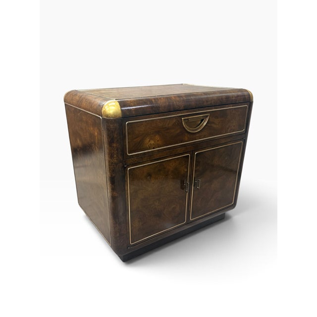 Wood Vintage Mastercraft Burl Wood & Brass Nightstands, Restored — Pair For Sale - Image 7 of 7