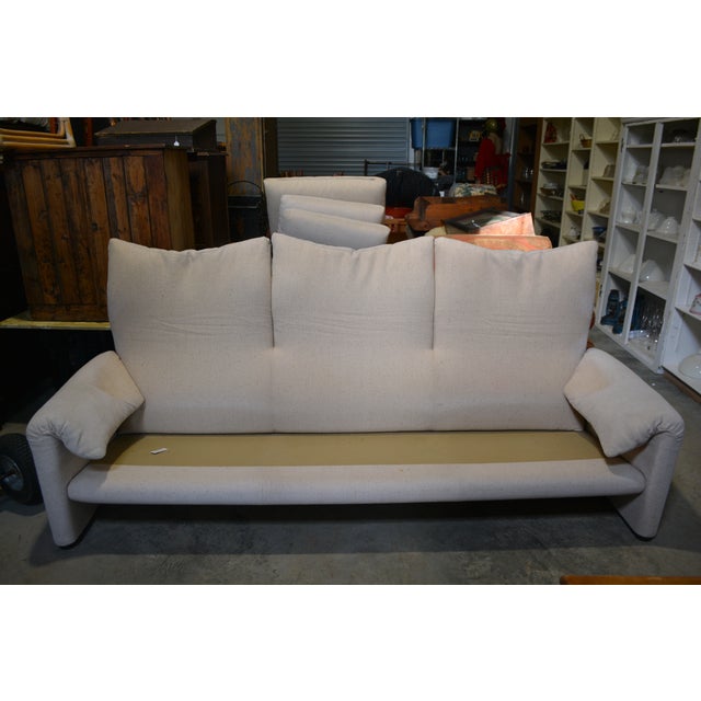 Post Modern Cream Tan Oatmeal Cassina Maralunga Couch Attributed to Vico Magistretti For Sale - Image 13 of 18
