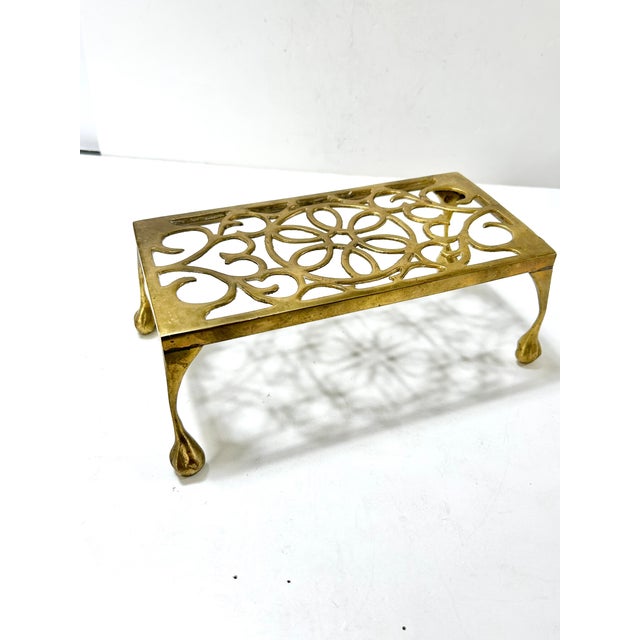 Vintage Brass Plant Stand Riser Footman - Ornate Pierced Scrollwork – Tabletop Riser For Sale - Image 9 of 10