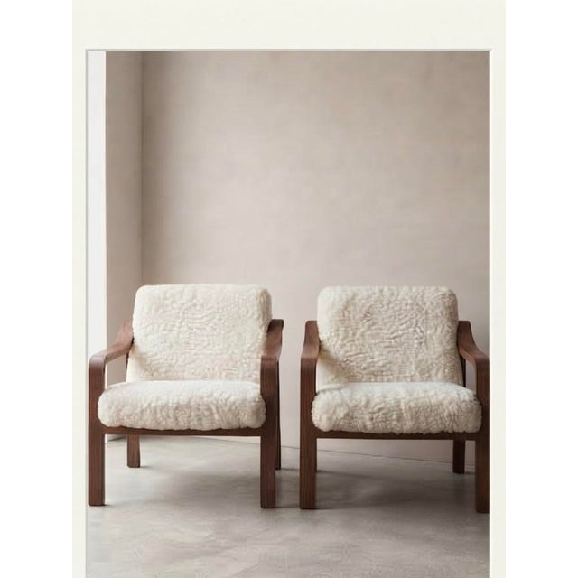 Mid-Century Modern Mid-Century Modern Hungarian Lounge Armchairs in Shearling by Bodnár János for Bubiv, 1970s, Set of 2 For Sale - Image 3 of 4