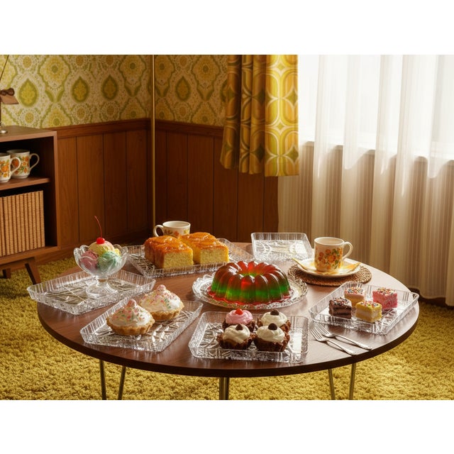 Plastic Attainable Trays, Former Czechoslovakia, 1960s, Set of 6 For Sale - Image 8 of 9