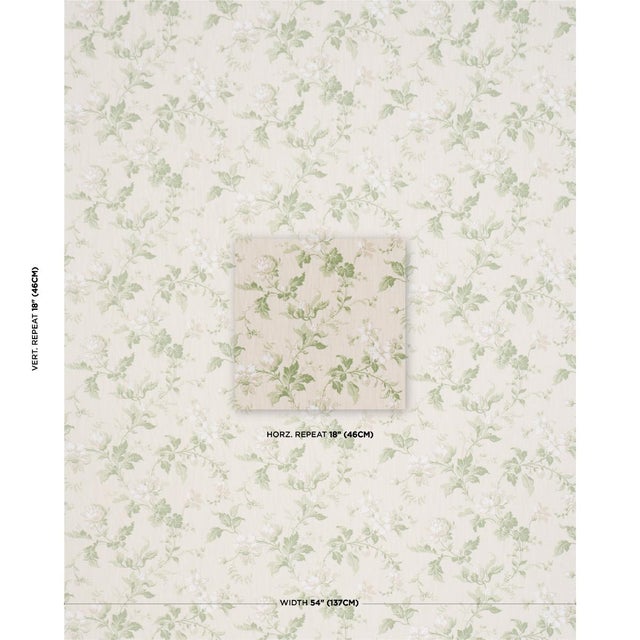 Inspired by floral prints popular in the 19th century, Boråstapeter Blomslinga features an elegant climbing-vine pattern...