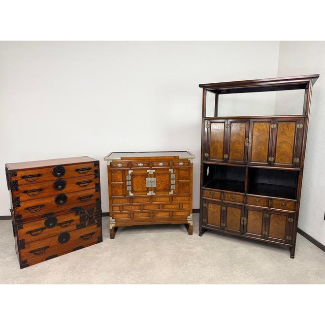Antique Korean Late Joseon Dynasty Elmwood Bandaji-Jang Blanket Chest, 1890s For Sale - Image 4 of 13