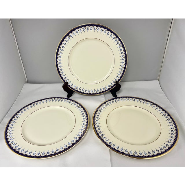 1981 Minton Neoclassical Style "Consort" Dinner Service - 52 pcs For Sale - Image 15 of 18