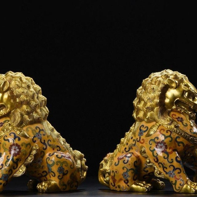 Traditional Pair of Gilt Cloisonne Enameled Guardian Lions – 7.5" Foo Dogs With Floral Motifs For Sale - Image 3 of 9