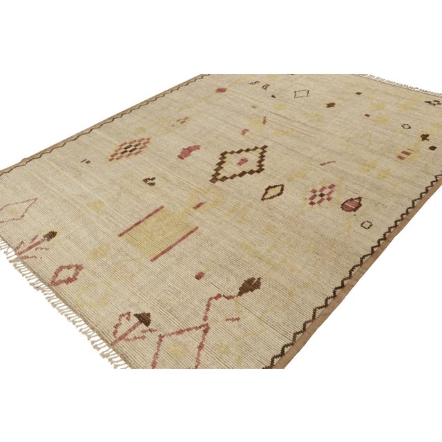 Looking for a custom size? For more information on customization capabilities, please reach out to custom@chairish.com....