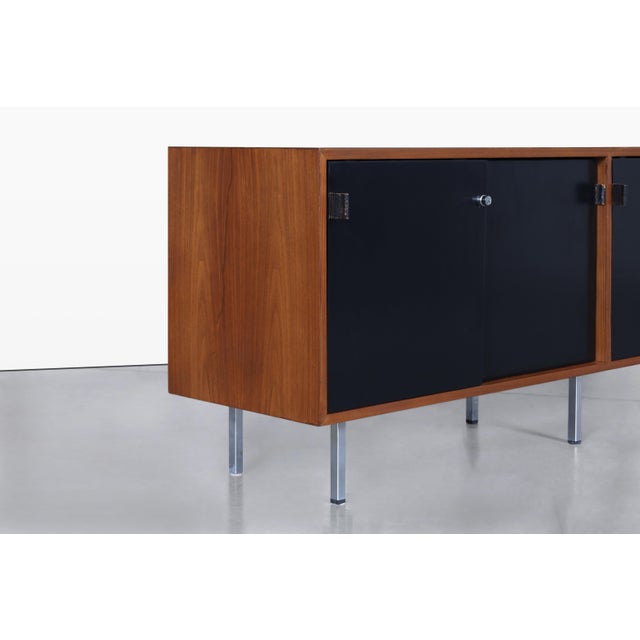Knoll Mid-Century Modern Walnut and Black Lacquer Credenza by Florence Knoll For Sale - Image 4 of 13