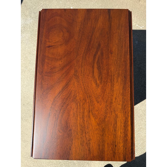 English Early 20th Century Henkel Harris Solid Mahogany Pembroke Drop-Leaf Side Table — Restored For Sale - Image 3 of 9