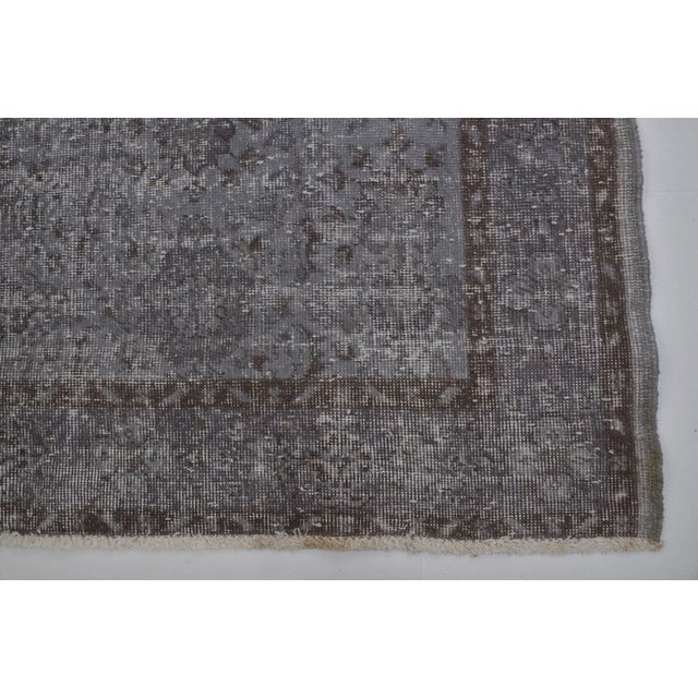 1950s Vintage Distressed Turkish Oushak Rug in Slate Gray, Silver For Sale - Image 5 of 10