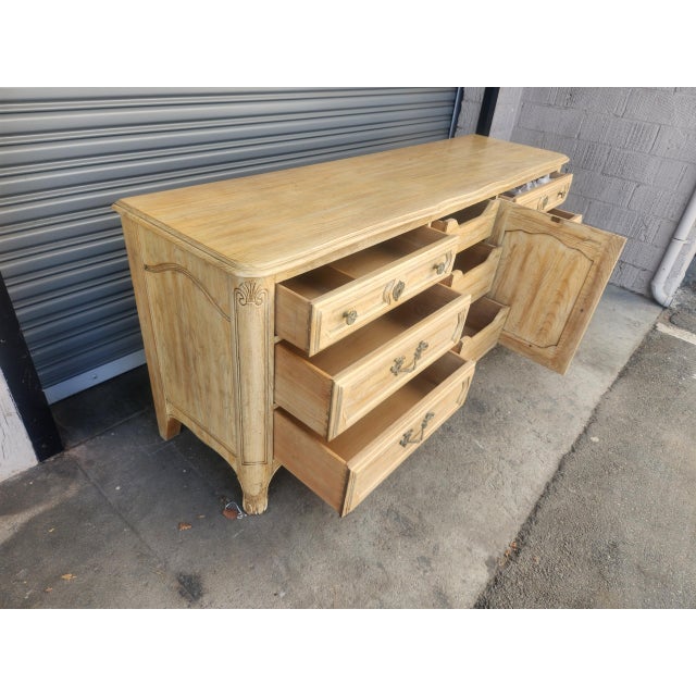 1970s French Provincial Dresser For Sale In Los Angeles - Image 6 of 12