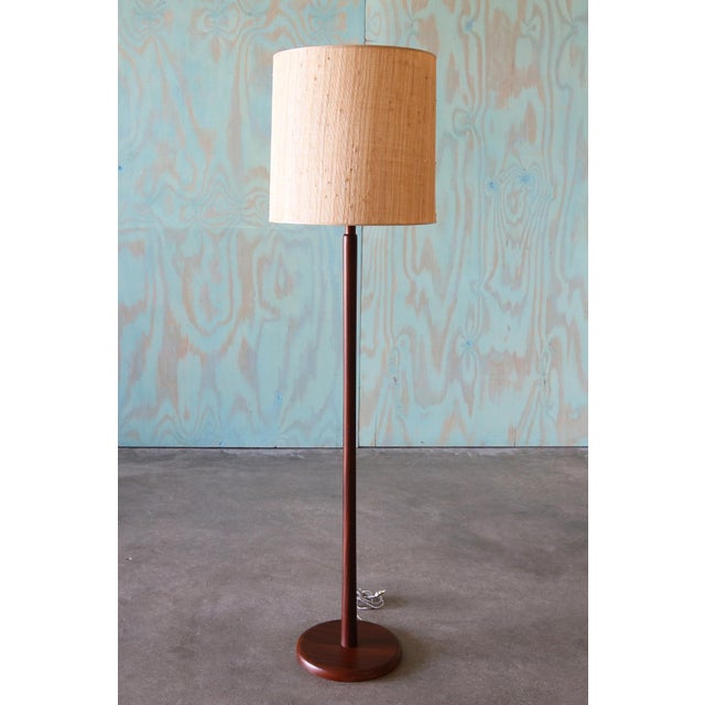 1960s Jane and Gordon Martz Walnut Floor Lamp With Original Shade Mid Century Modern For Sale - Image 9 of 12