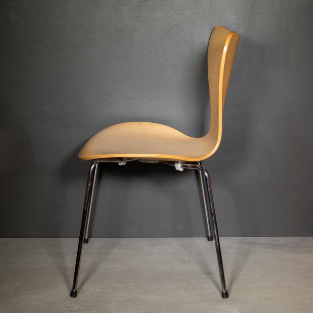 Fritz Hansen Fritz Hansen Series 7 Chair-Ash For Sale - Image 4 of 8
