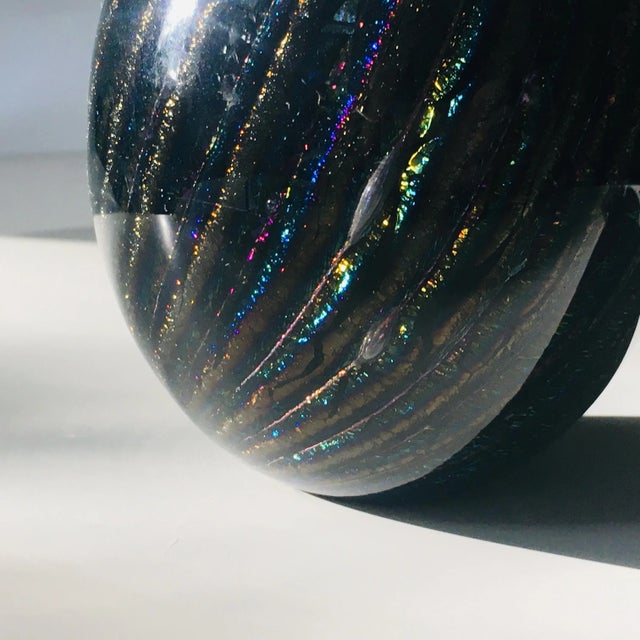 Robert Eickholt Iridescent Art Glass Swirl Vase Easter Egg Mid Century Modern Murano For Sale In New York - Image 6 of 7