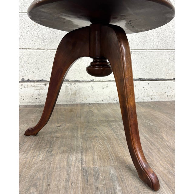 Antique Victorian or George III Walnut Tripod Revolving Display Stand Dumbwaiter For Sale In Kansas City - Image 6 of 10
