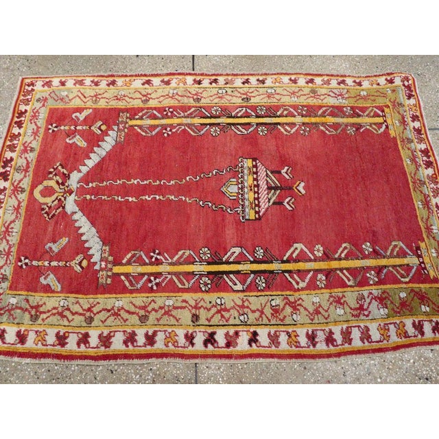 Early 20th Century Galerie Shabab Collection Early 20th Century Turkish Ghiordes Throw Rug For Sale - Image 5 of 6