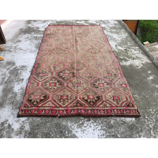 1960s Vintage Turkish Oushak Faded Floral Kilim Rug - 5′5″ × 9′10″ For Sale - Image 9 of 9