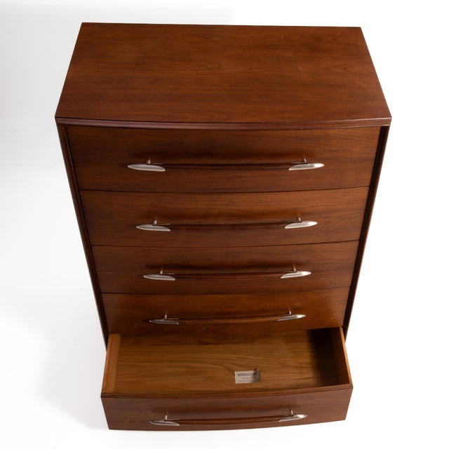 t.h. Robsjohn Gibbings Widdicomb Walnut Spear Handle Five Drawer Chest Dresser For Sale - Image 15 of 18