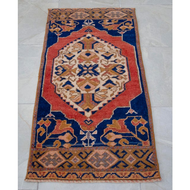 1970s Hand Knotted Oushak Smal Rug. Colorful Rug, Bath Mat, Laundry Kitchen Decor, Entry Decor 1'10" X 3'7" For Sale - Image 5 of 8