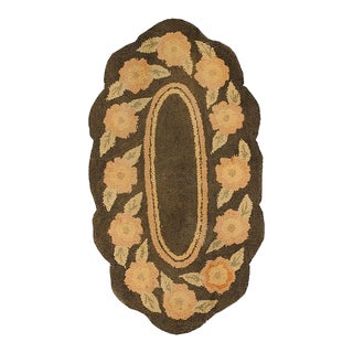 1940s American Hooked Rug ( 2'0" X 3'8"- 61.0 Cm X 111.8 Cm ) For Sale