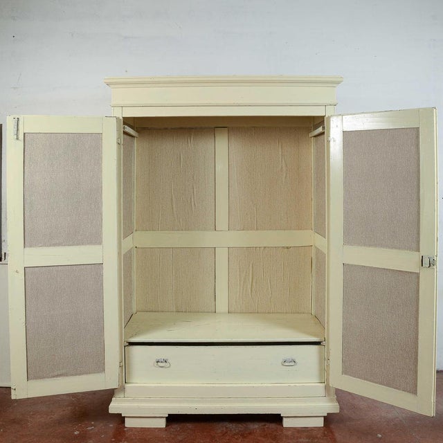 19th‑Century Two‑Door Wardrobe with Internal Drawer and Moulded Details For Sale - Image 4 of 18