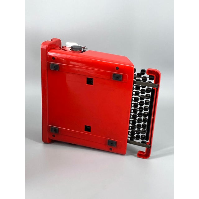 Red Valentine Typewriter by E. Sottsass and P. King for Olivetti, Italy, 1970s For Sale - Image 9 of 18