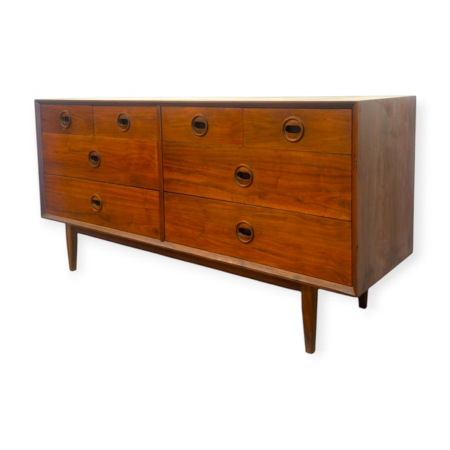 Vintage Mid Century Modern Style 8-Drawer Walnut Dresser Credenza. For Sale In Seattle - Image 6 of 9