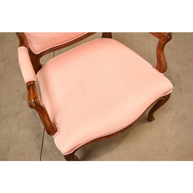 Wood Ethan Allen French Louis XV Style Fauteuil Armchair For Sale - Image 7 of 18
