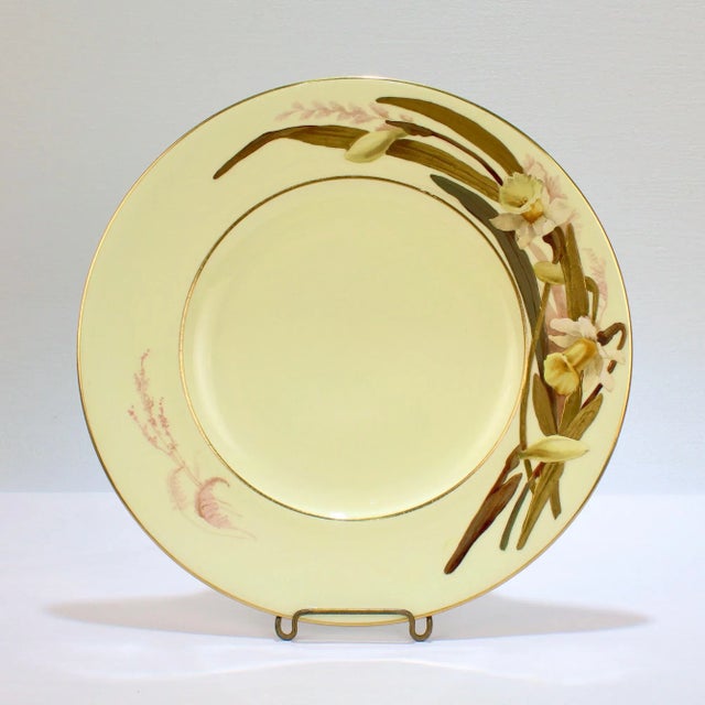 Traditional Set of 8 Antique Worcester Porcelain Cabinet Plates With Raised Enamel Flowers For Sale - Image 3 of 11