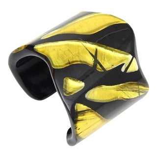 Vintage Signed Frank Vigneri Chartreuse and BLack Plexiglass Sculptural Cuff Bracelet, 1984 For Sale