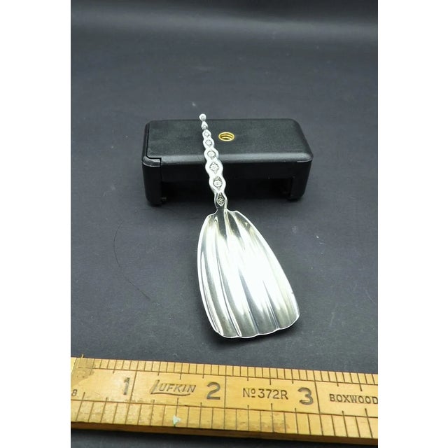 Late 19th Century Antique Whiting Manufacturing Co Sterling Silver Scroll Floral Wds56 Tea Caddy Spoon 1866-1905 For Sale - Image 5 of 5