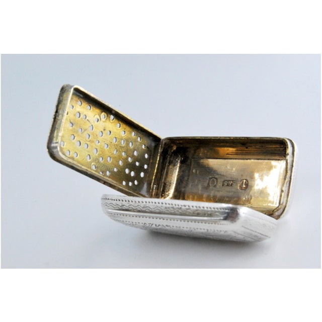 Metal Silver and Gold Vinaigrette Box with Geometric Figures For Sale - Image 7 of 11