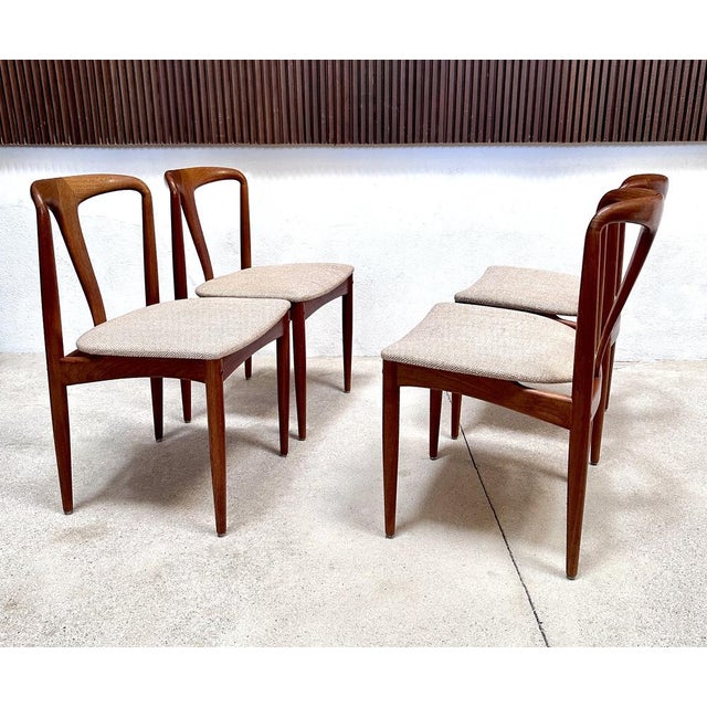 Model Juliane Teak Dining Chairs by Johannes Andersen for Uldum Møbelfabrik, Denmark, 1960s, Set of 4 For Sale - Image 14 of 18