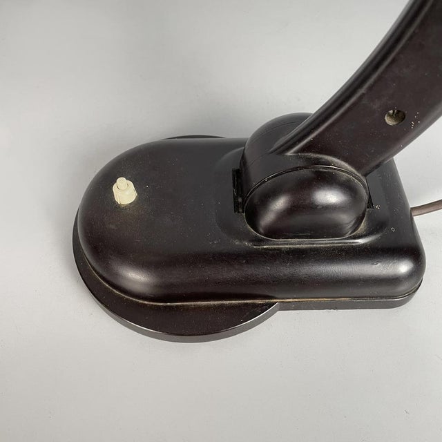 Mid-Century Modern Italian Table Lamp in Opaline Glass and Bakelite, 1940s For Sale - Image 17 of 18