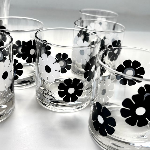 Colony Glass 1960s Mod Daisy Mid-Century Cocktail Glasses & Matching Ice Bucket - Set of 7 For Sale - Image 4 of 9