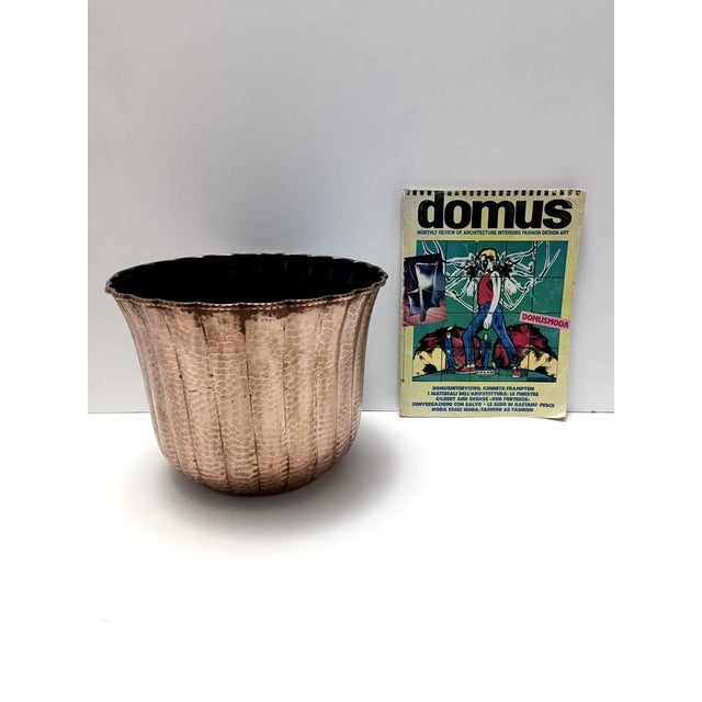 Round Embossed Copper Vase in the style of Egidio Casagrande, 1950s For Sale - Image 4 of 10