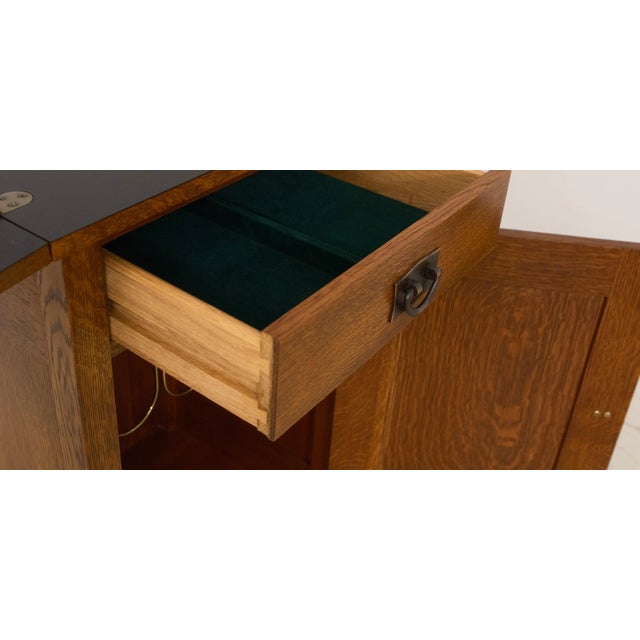 2000 - 2009 Stickley Mission Oak Arts & Crafts Flip Top Bar For Sale - Image 5 of 12